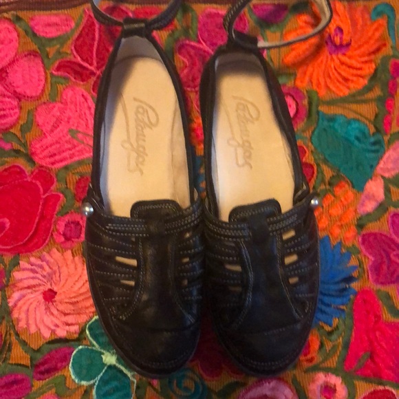 Strappy Flats Black Leather - Picture 2 of 5